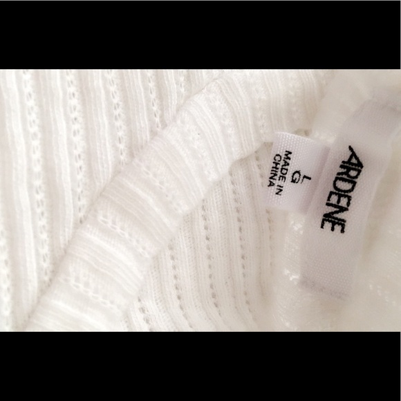 2/15$☪️ White🤍Ribbed CropTop - Picture 5 of 5